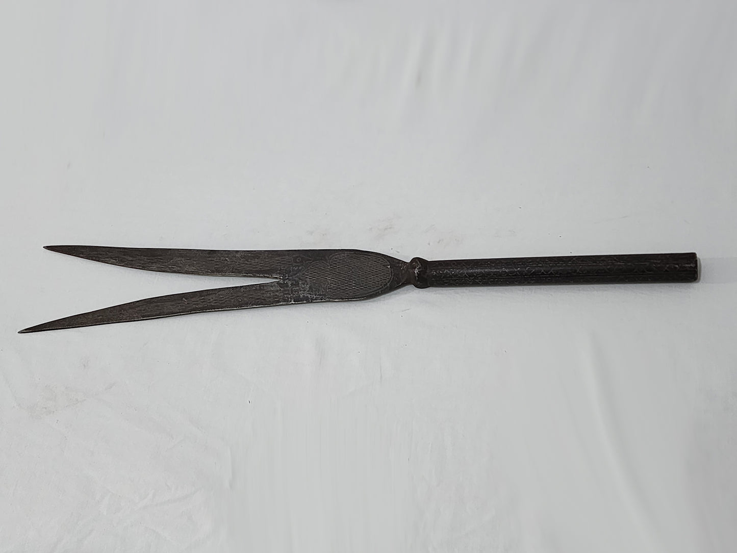 Bifurcated Spear Head