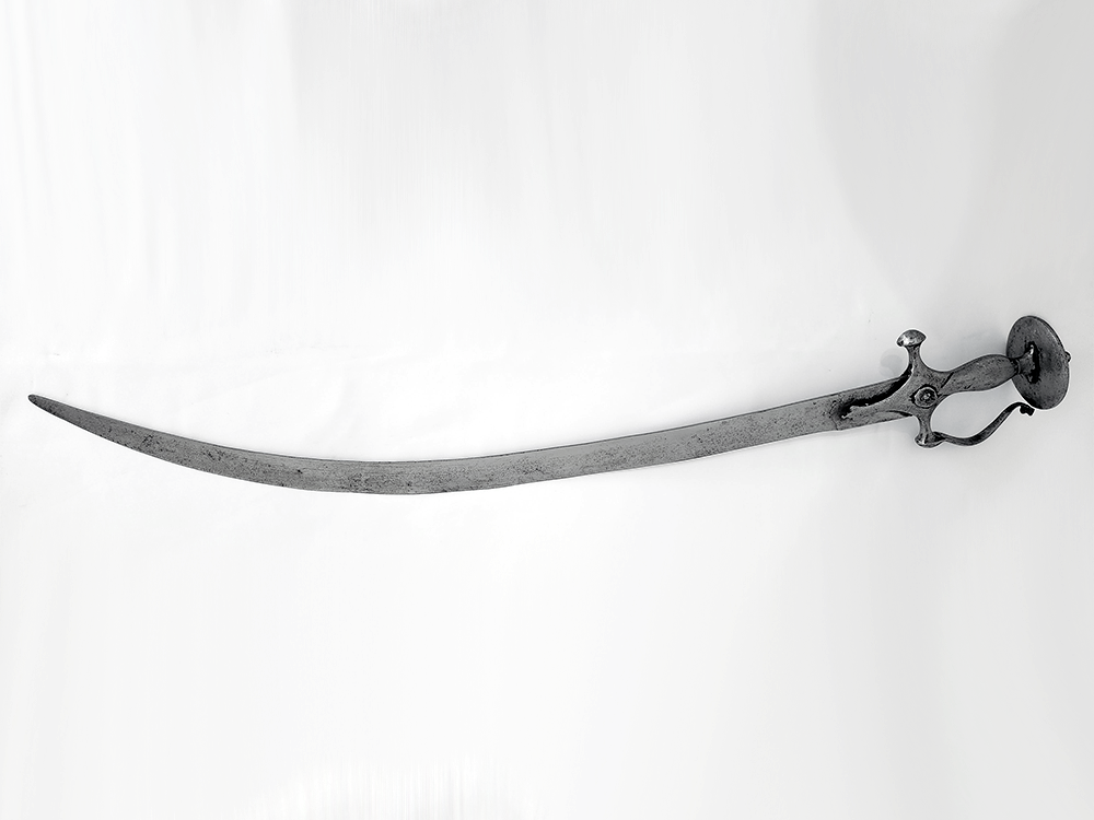 Gun-Hilt Tulwar 5